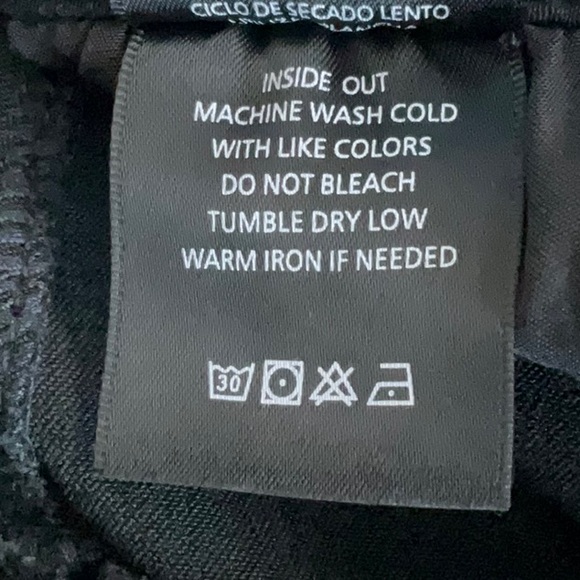 Tahari Black Capri Pants EUC - Picture 9 of 9